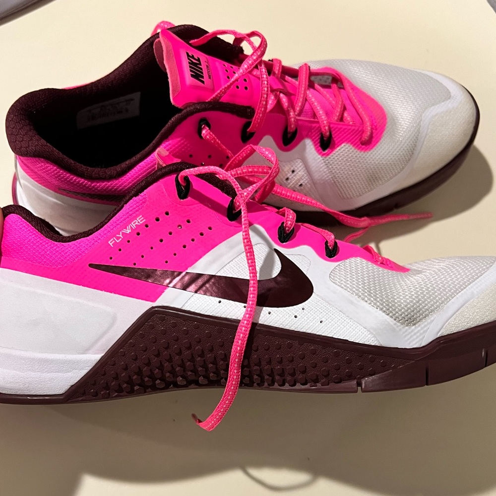 Nike Athletic Gym Lifting Shoes